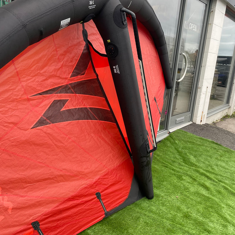 Ex Demo Naish Neutron 2025 - 4m - Excellent Condition